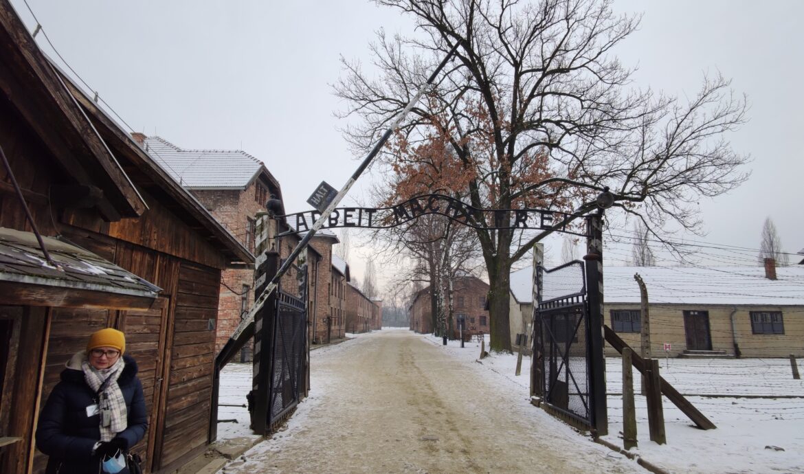 Puerta de Auschwitz